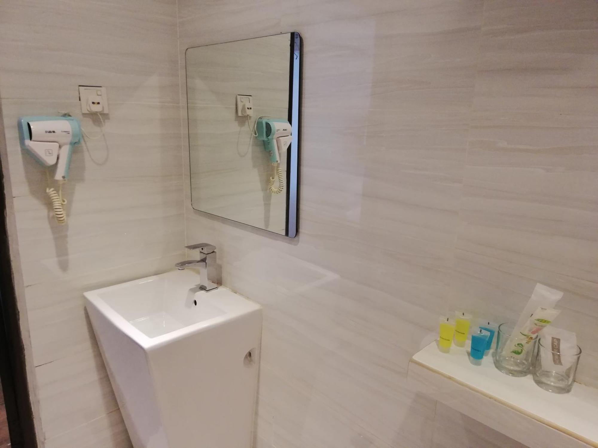 Ease Hotel Kota Kinabalu Bagian luar foto