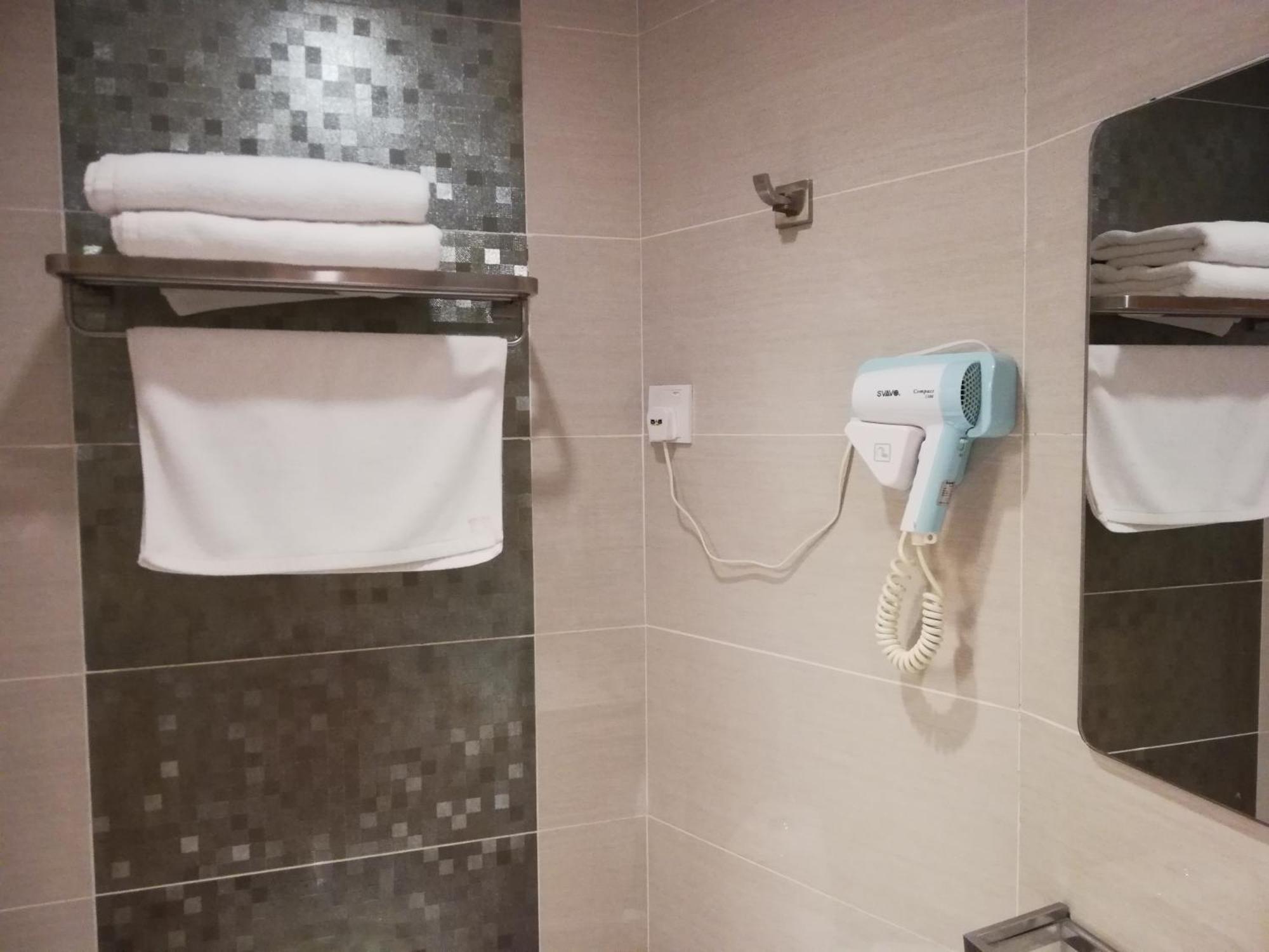 Ease Hotel Kota Kinabalu Bagian luar foto