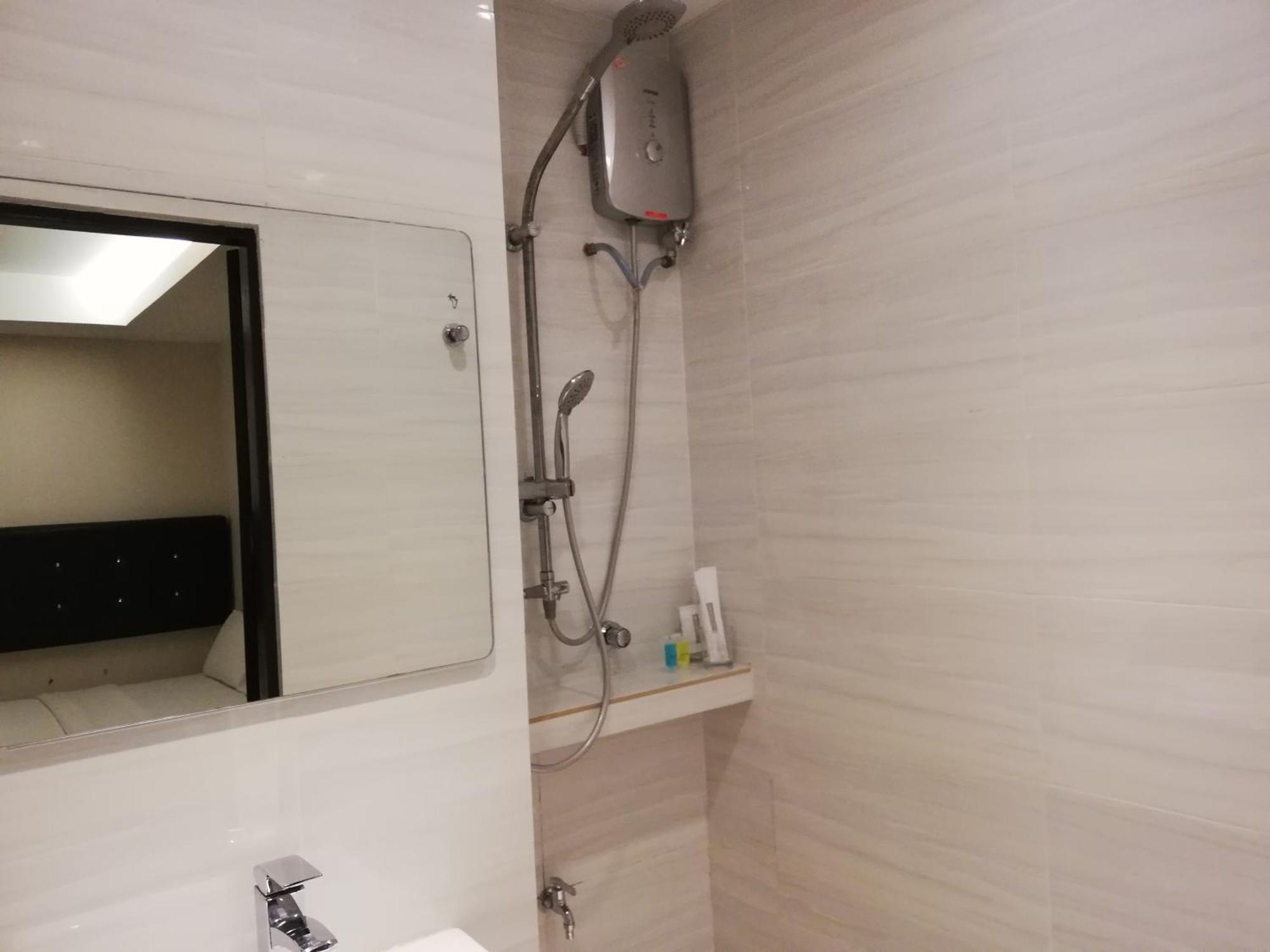 Ease Hotel Kota Kinabalu Bagian luar foto