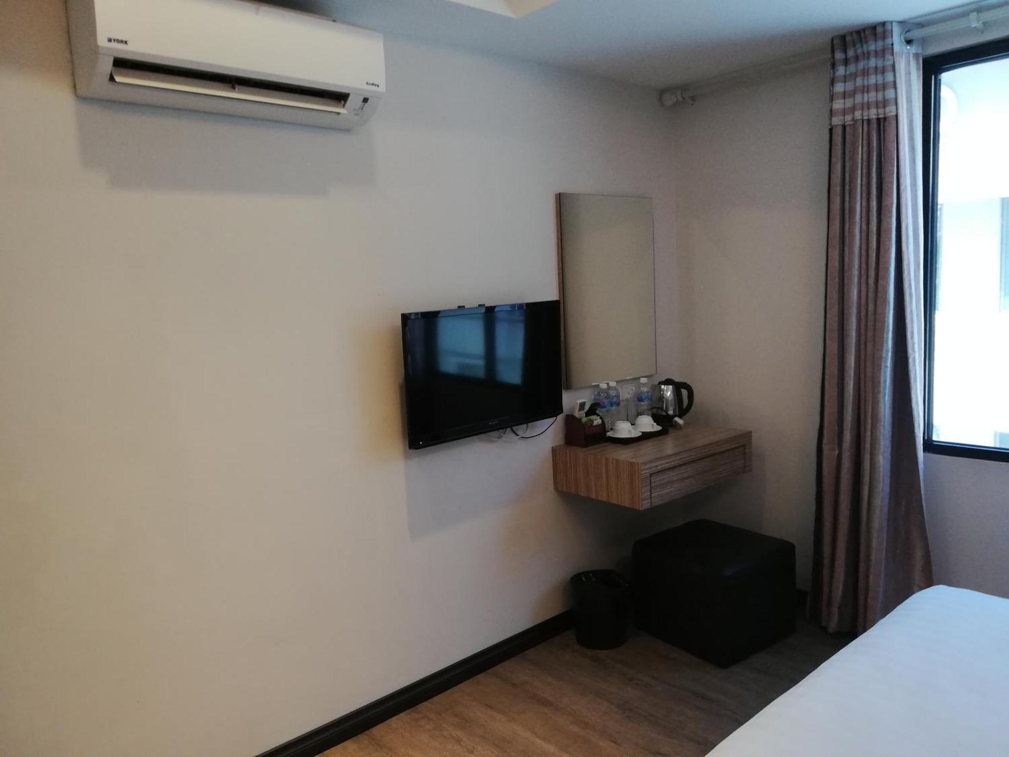 Ease Hotel Kota Kinabalu Bagian luar foto