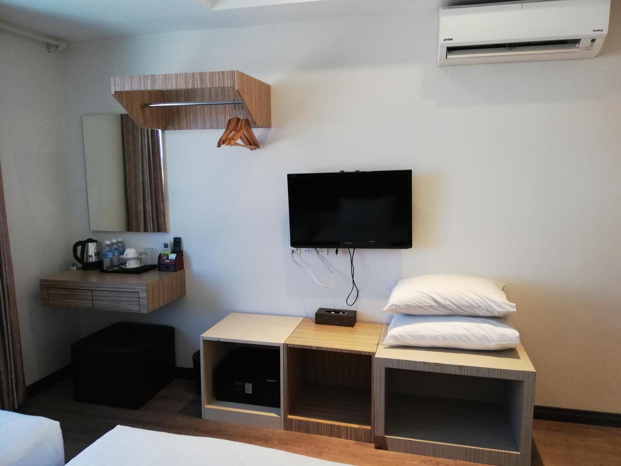 Ease Hotel Kota Kinabalu Bagian luar foto