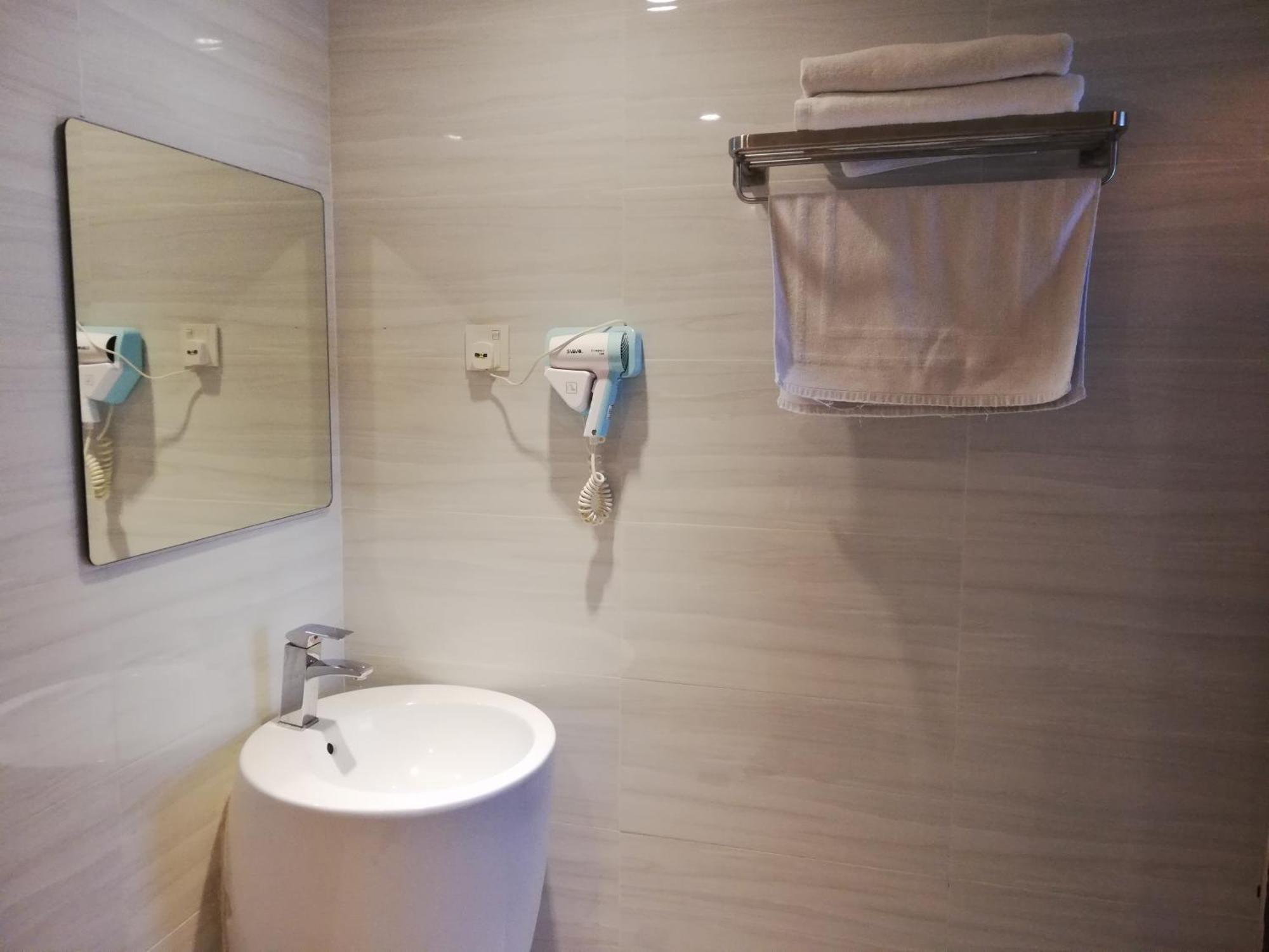 Ease Hotel Kota Kinabalu Bagian luar foto