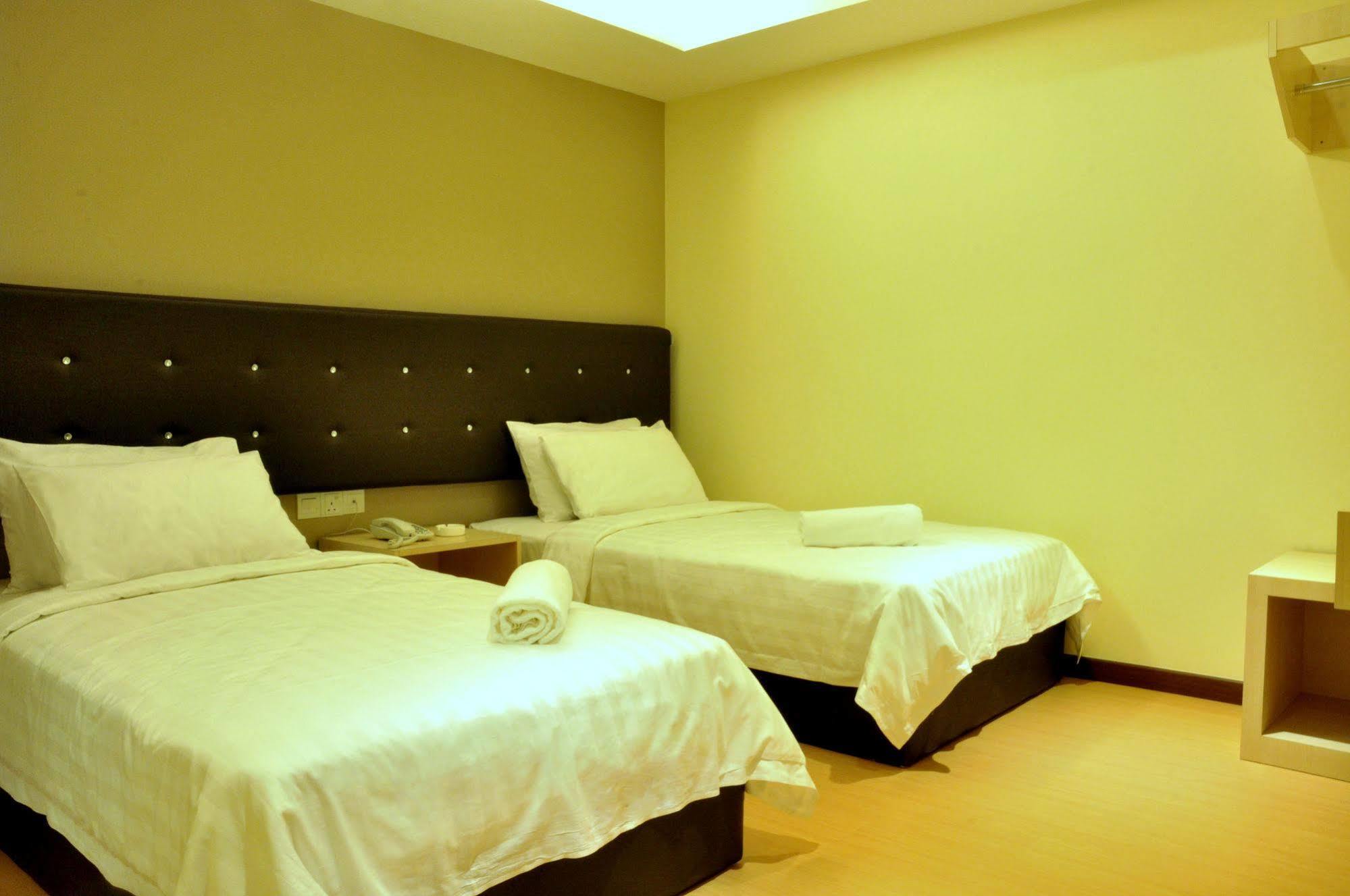 Ease Hotel Kota Kinabalu Bagian luar foto
