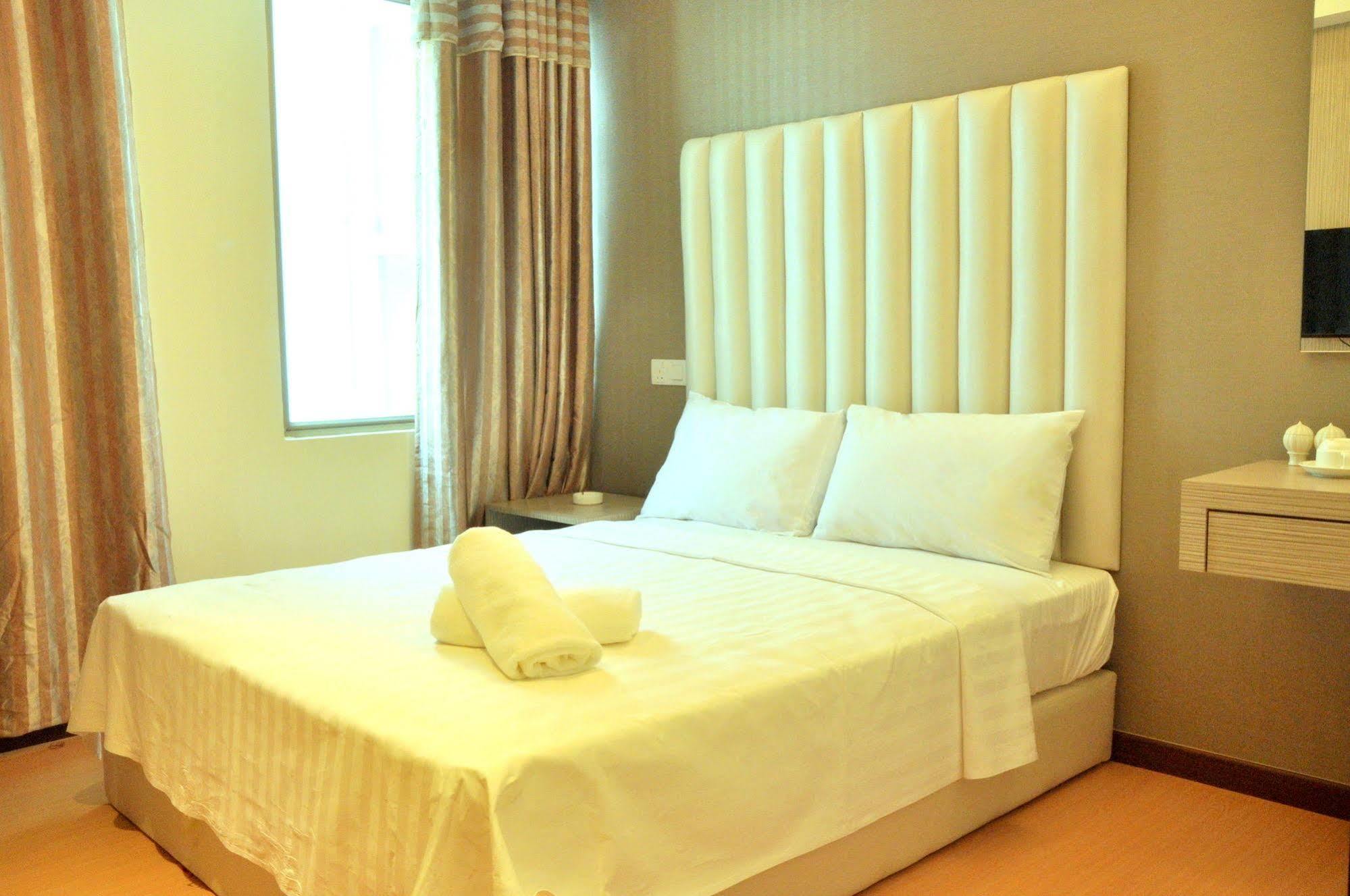 Ease Hotel Kota Kinabalu Bagian luar foto