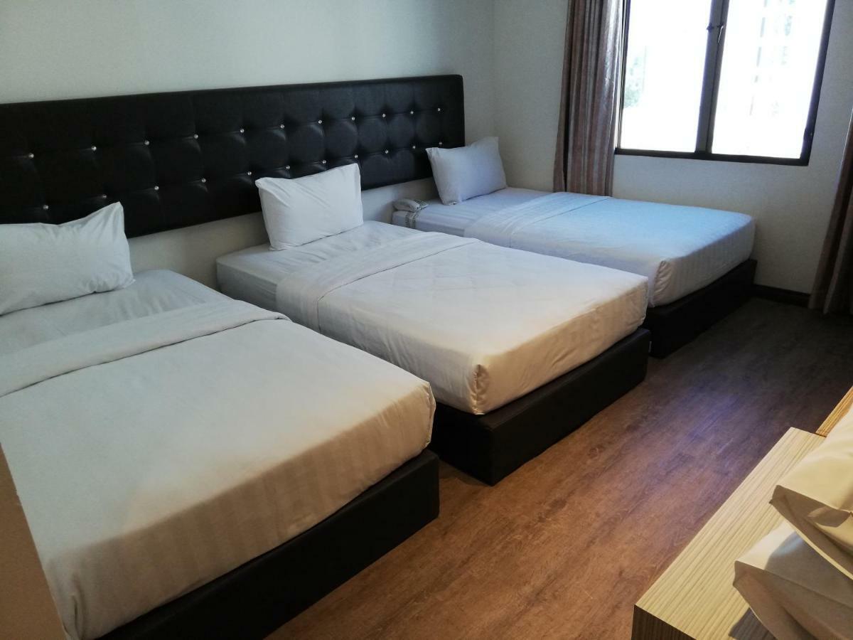 Ease Hotel Kota Kinabalu Bagian luar foto